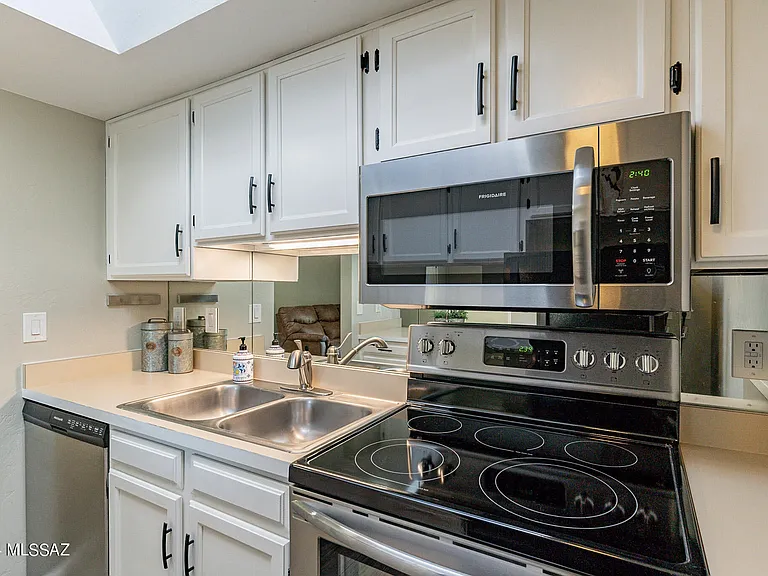 2521 S Calle Del Dante — Photo 11