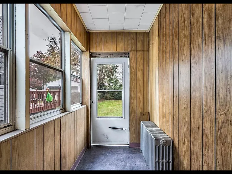 311 Chester St — Photo 19