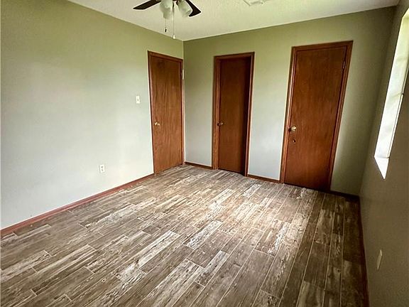 4th image of 1306 Lauren Ln