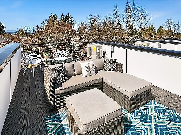 9200F Roosevelt Way NE — Photo 18