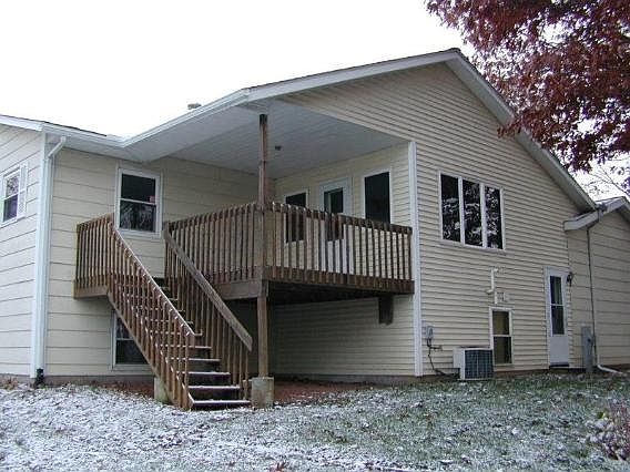 1st image of 250 Willow Dr