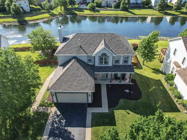 1325 Marigold Ln, Minooka, IL 60447