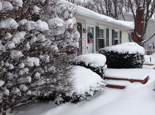 6 Mertensia Ln, Henrietta, NY 14467