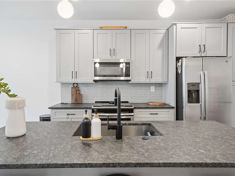 1350 May Ave #9 — Photo 10