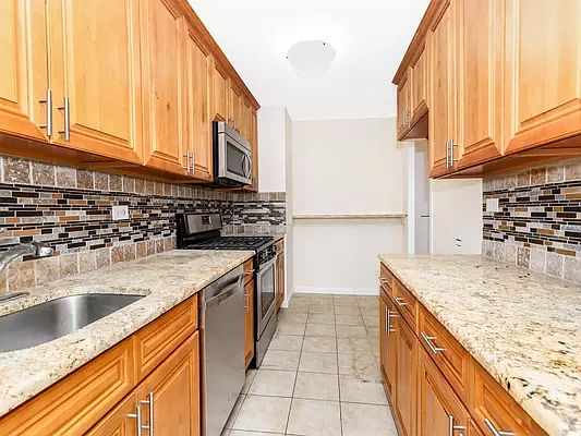 5th image of 555 Kappock St APT 19H