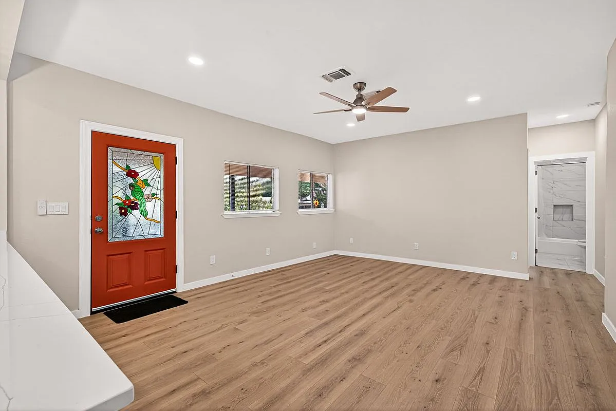 4 bed, 3.0 bath, 1720 sqft, $2,250 — Photo 3
