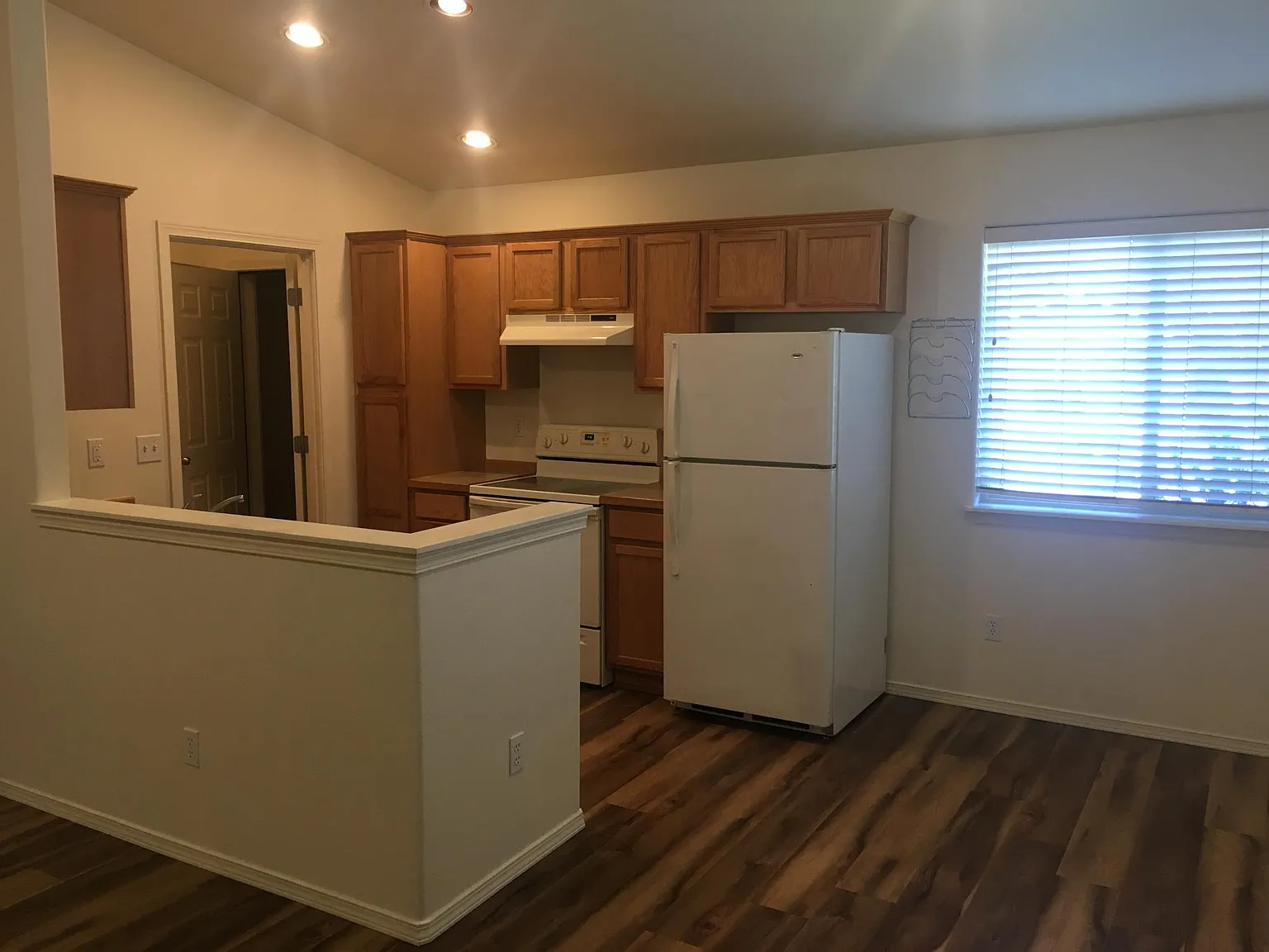 2 bed, 915 sqft, $1,850 — Photo 3