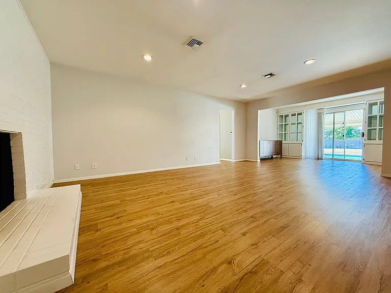 1208 Buehler Dr — Photo 10