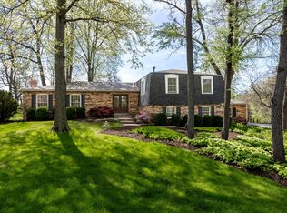 3 Gingerwood Ln, Bettendorf, IA 52722