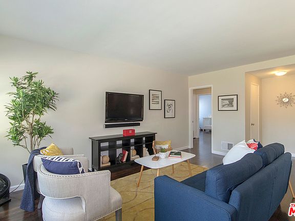4th image of 14230 Isis Ave