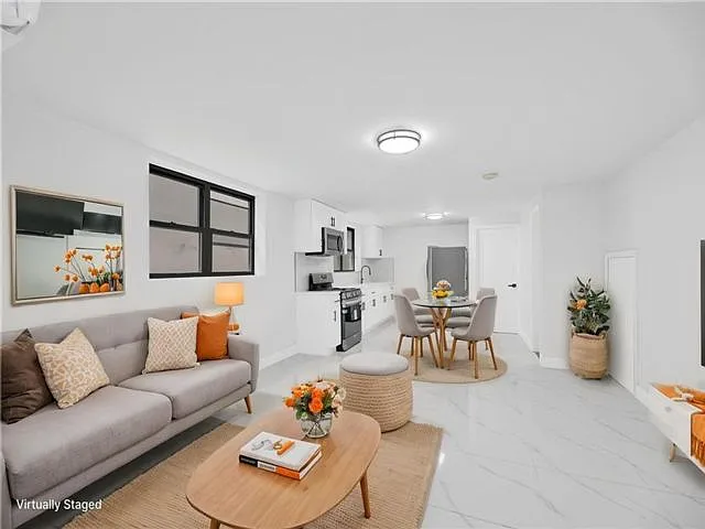 3 bed, 2.0 bath, $3,000 — Photo 3