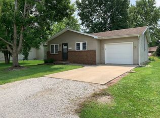 156 E Vance St, Virden, IL 62690