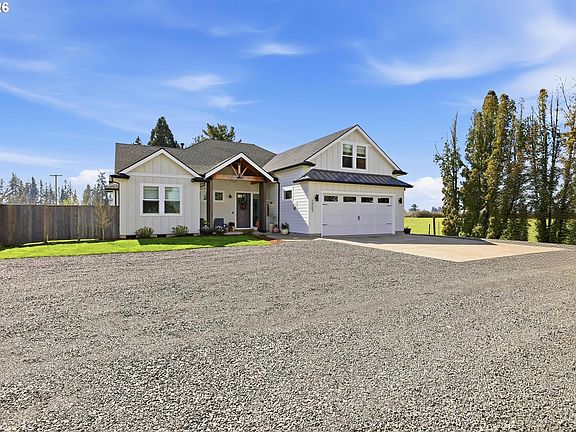 4th image of 19065 Beaver Ln NE