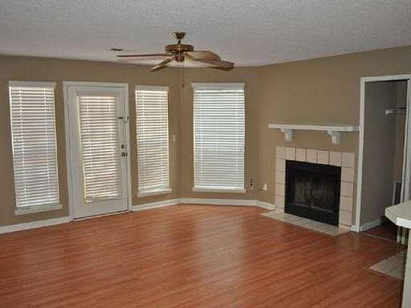 3rd image of 1114 Sandy Lane Dr