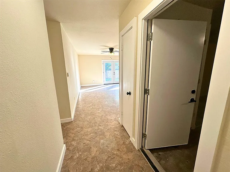 2525 Dovemeadow Dr — Photo 9