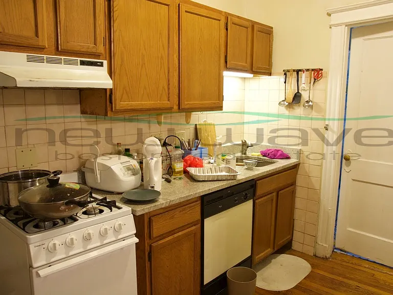 58 Queensberry St #3 — Photo 8