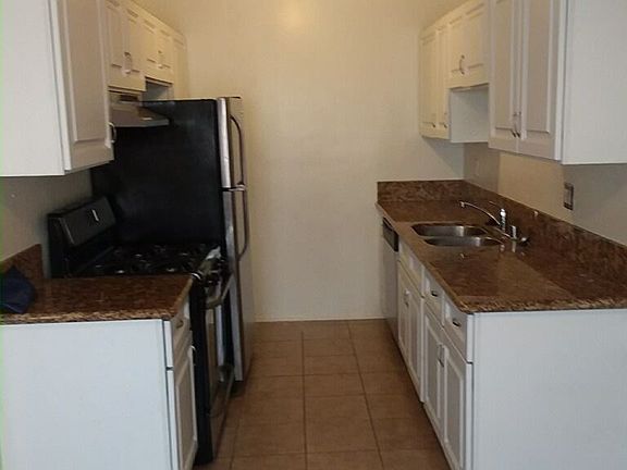 5th image of 7972 Norton Ave APT 03