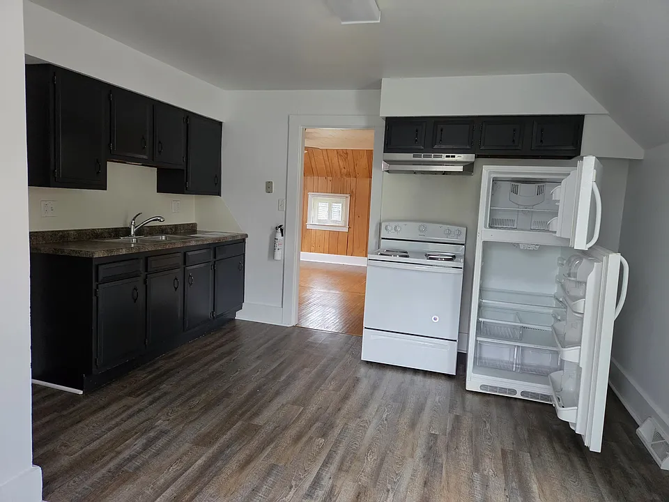 344 W Cherry St #3