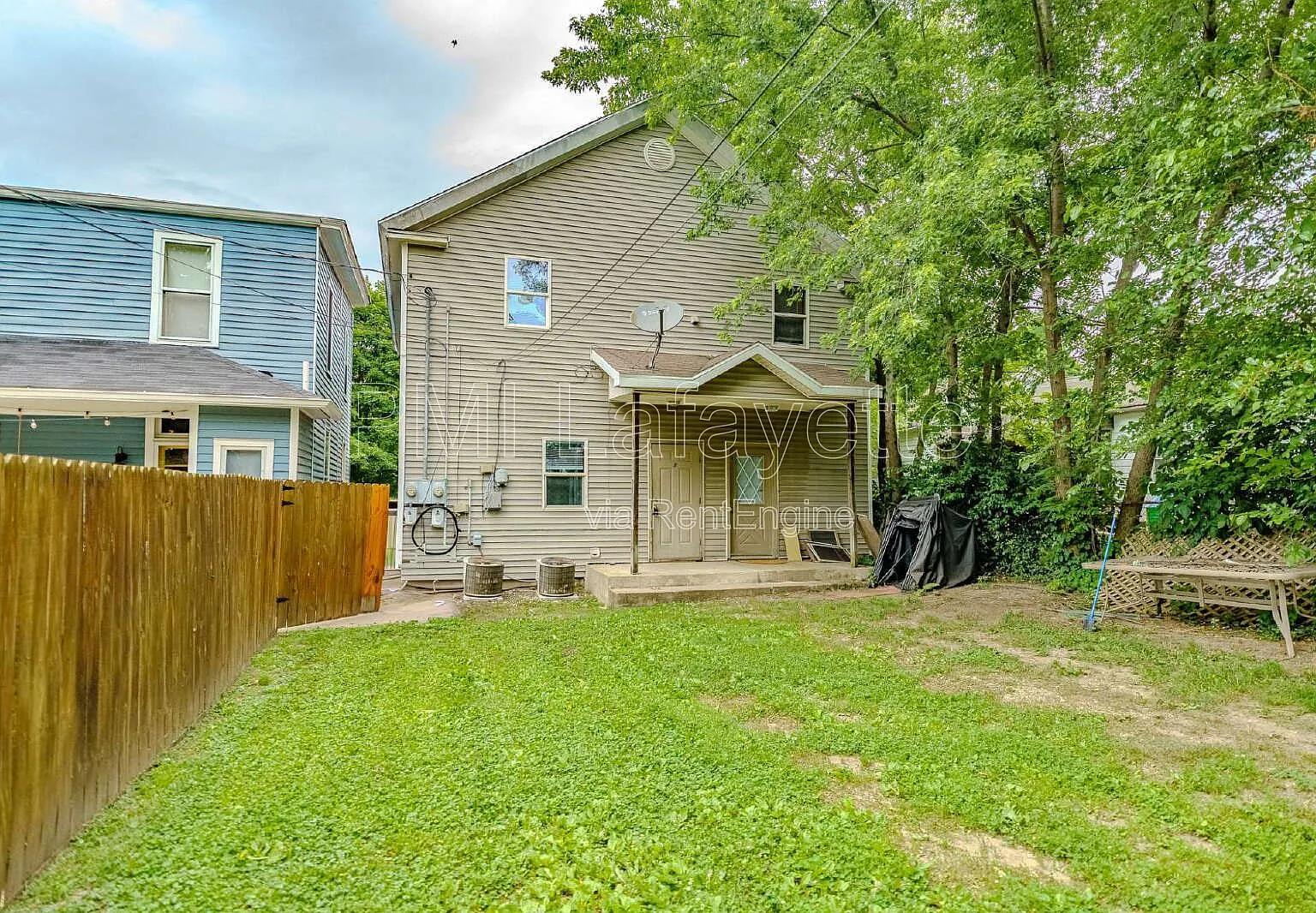 2 bed, 1.0 bath, 896 sqft, $950 — Photo 1
