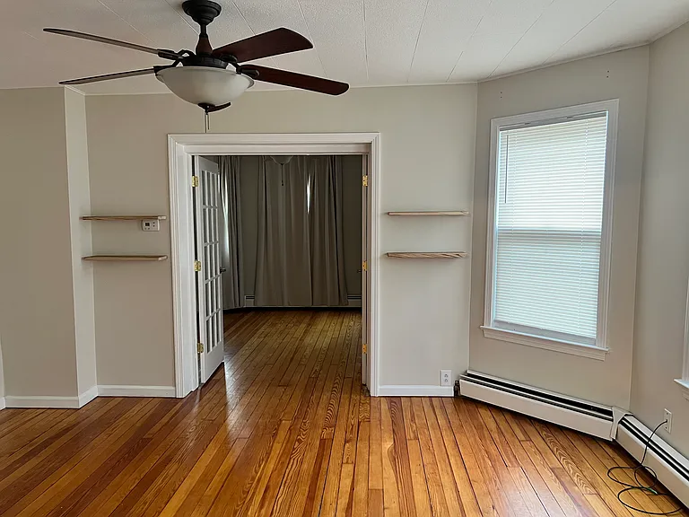 25 Locke St #2 — Photo 17