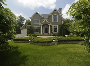 110 Whitegate Ln, Wayzata, MN 55391