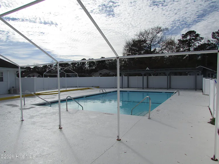 480 Saltaire Dr SW — Photo 46