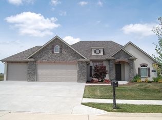 6401 Cobble Creek Dr, Columbia, MO 65201