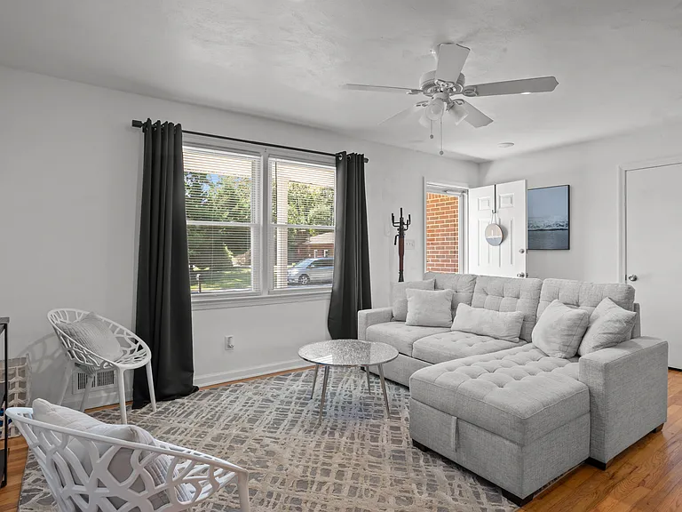 6176 Newark Ave — Photo 5