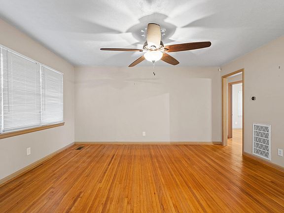 5th image of 110 Parkview Dr