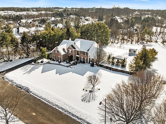 5th image of 10 Turtle Hollow Drive