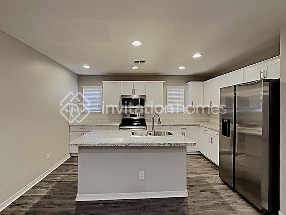5th image of 942 W Desert Canyon Dr