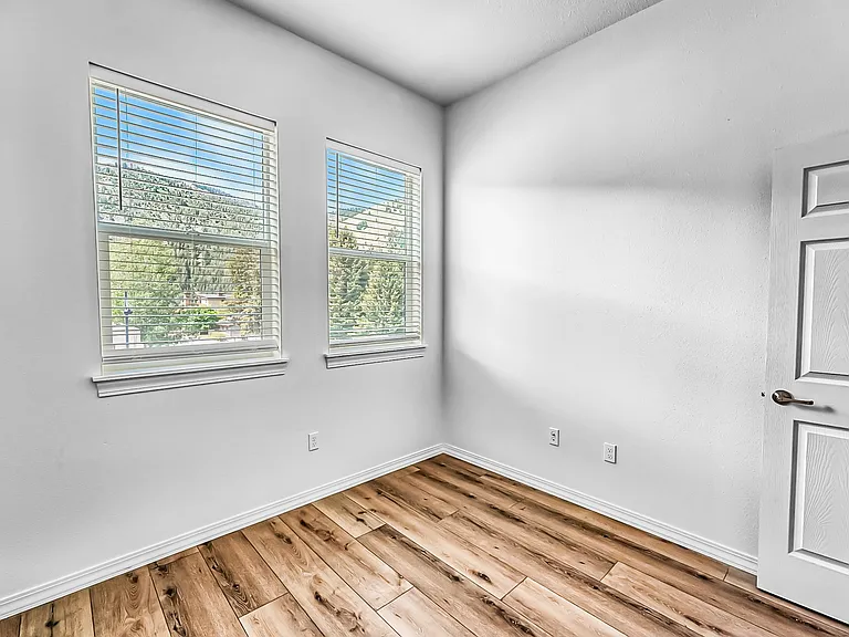 580 1st Ave N #206 — Photo 11