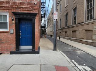 421 S 17th St #1F, Philadelphia, PA 19146