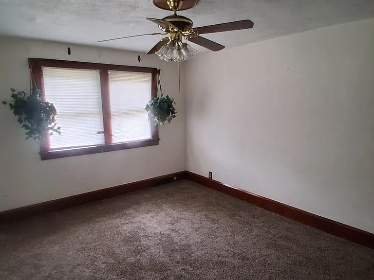 354 E Indianola Ave — Photo 16