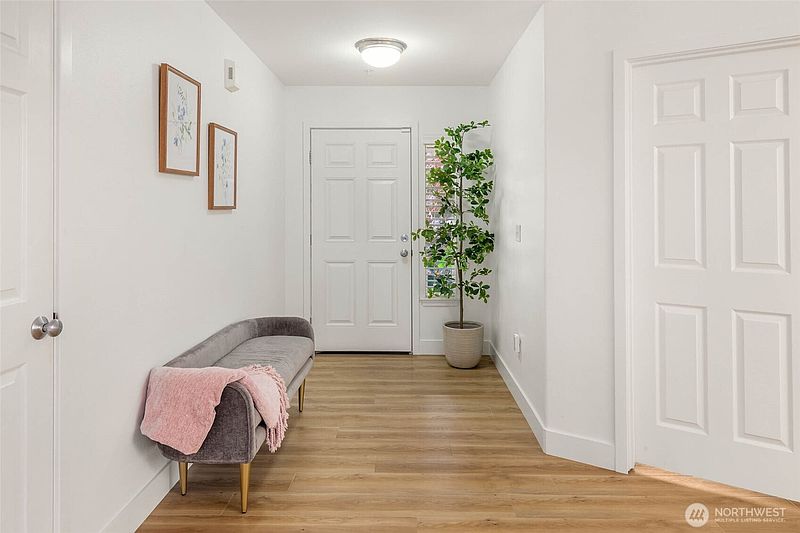 4th image of 5231 NE 11th Court