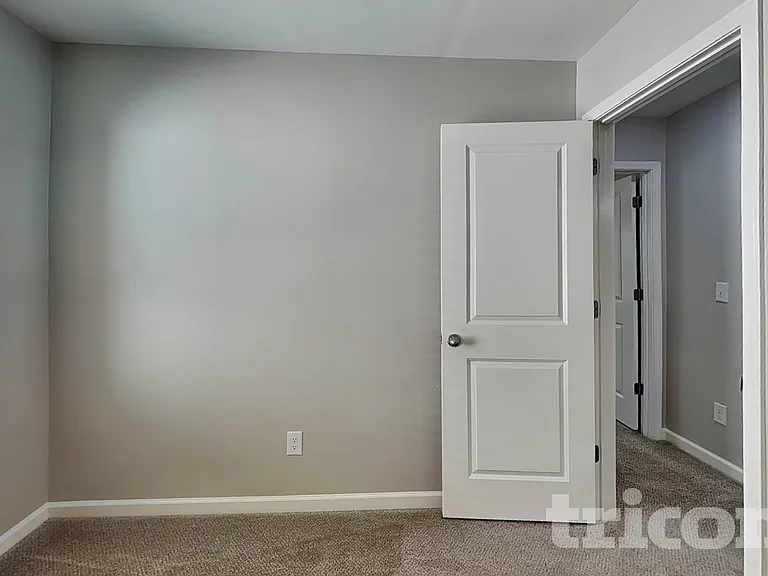 138 Spring Knoll Dr — Photo 9