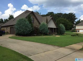 101 Chinaberry Ln, Maylene, AL 35114