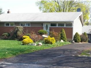 1599 W County Line Rd, Hatboro, PA 19040