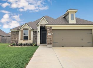 7418 Masters Dr, Navasota, TX 77868