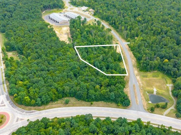 1 Shenandoah Drive, Saratoga Springs, NY 12866