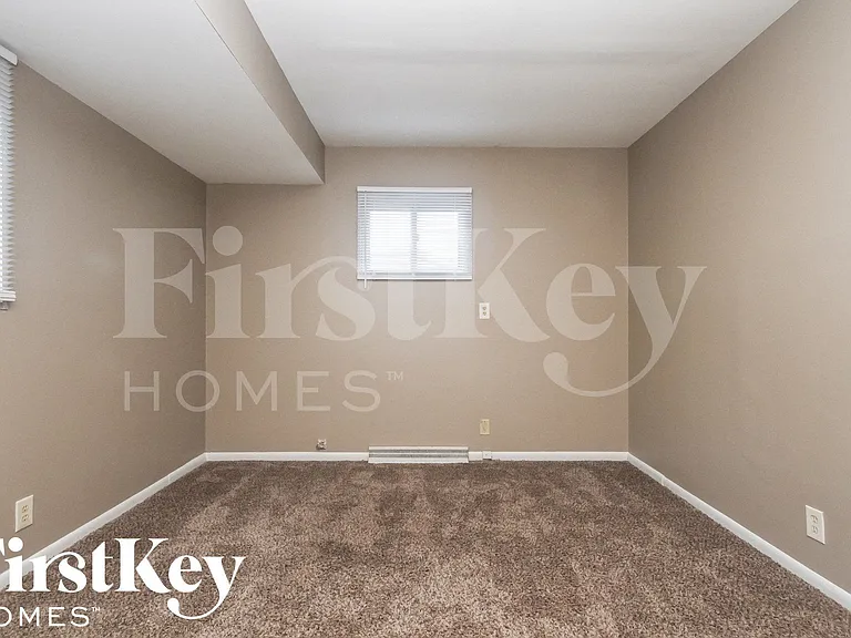 376 Ticen St — Photo 12