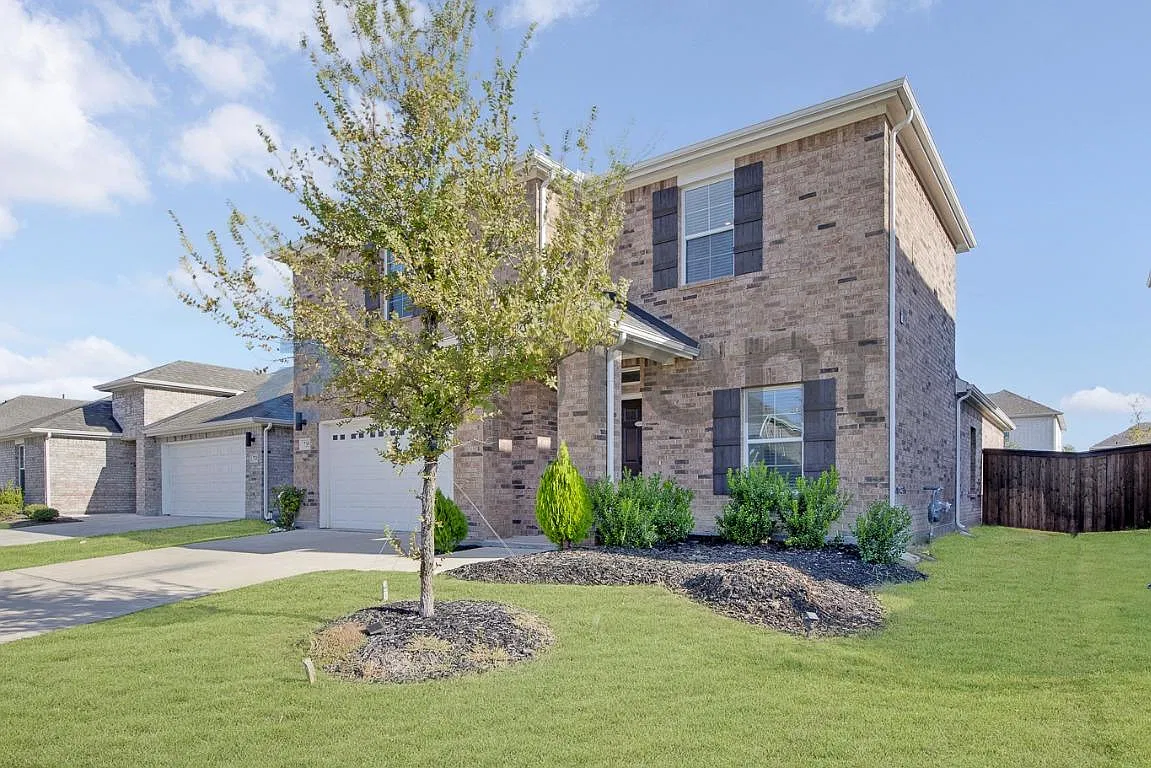 Overland Grove Ph 5a — Photo 2