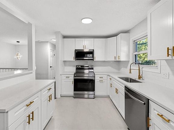 4th image of 4914 N Wallace Dr