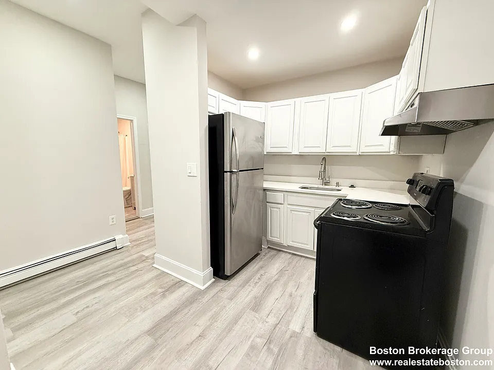 15 Ruggles St #4