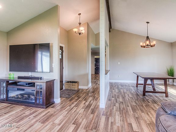 5th image of 3008 W Logan Ave