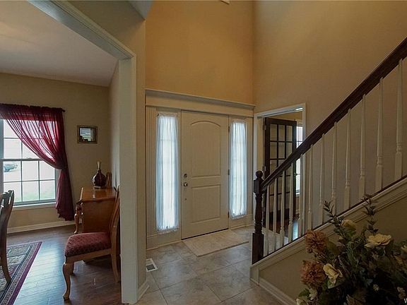 5th image of 15 Briarwood Ln
