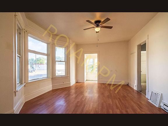 3rd image of 605 2nd Ave N #1
