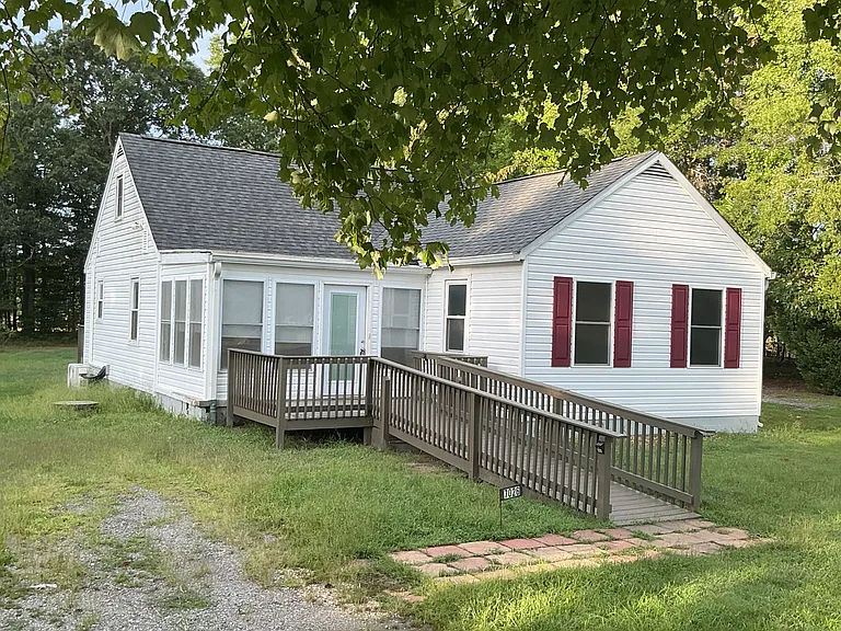 7026 Ladysmith Rd — Photo 1