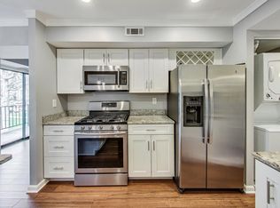 2008 Colts Neck Rd APT 21A, Reston, VA 20191