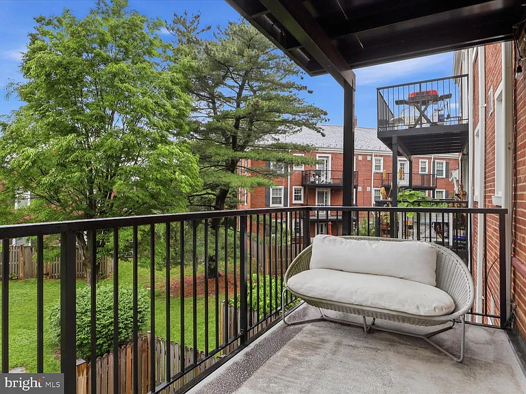 2832 S Abingdon St #B1 — Photo 12